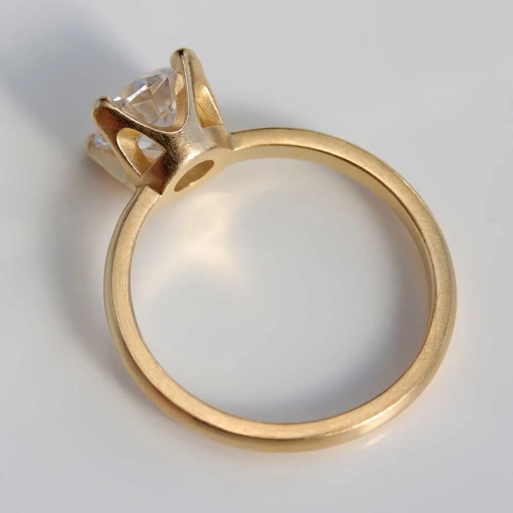7mm Crown Solitaire •