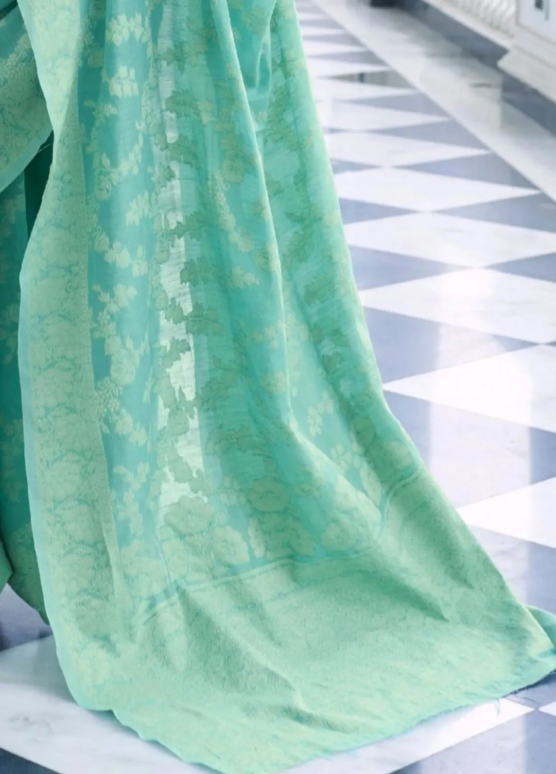 Banarasi Cotton Chikankari Weaving Saree