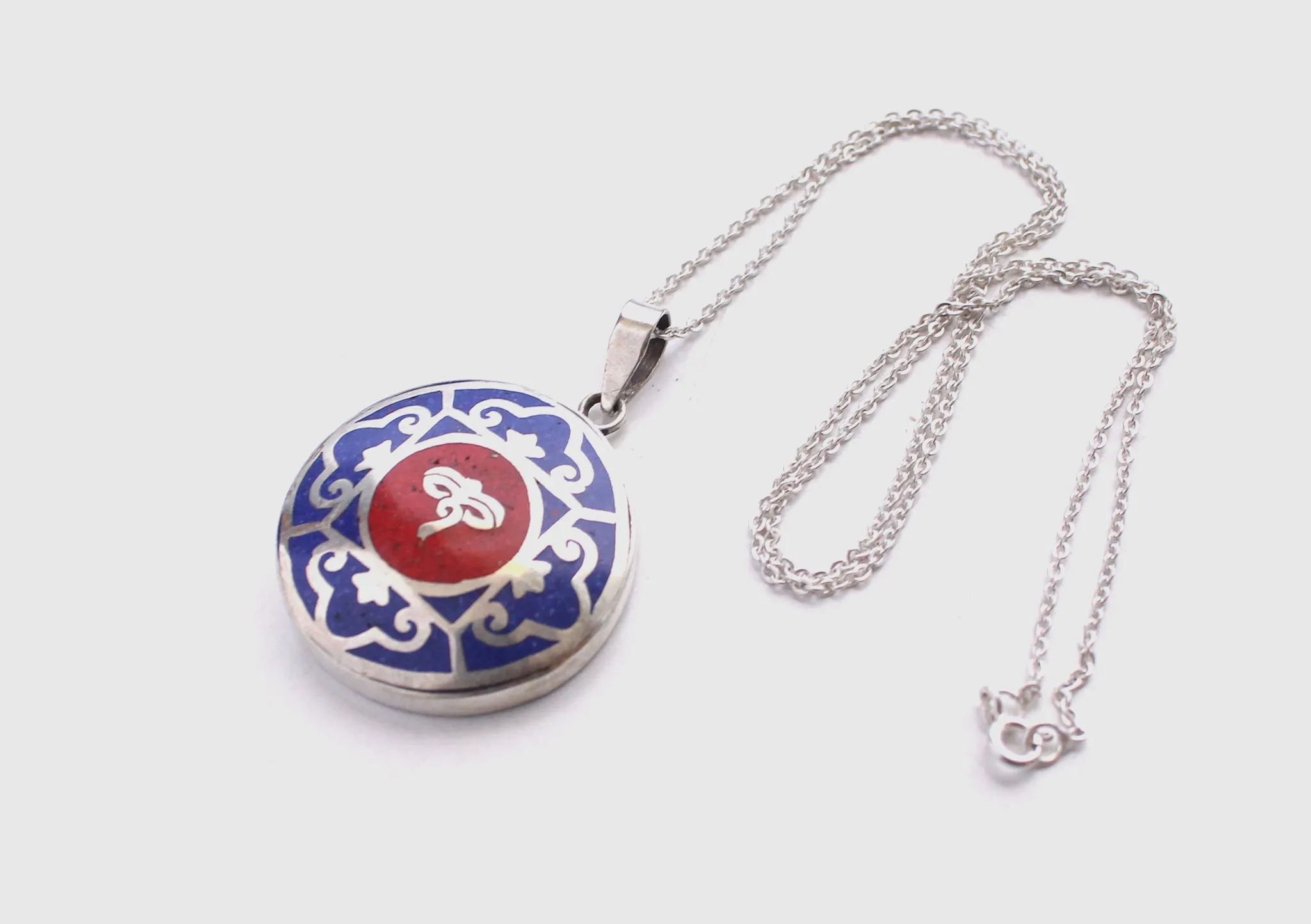Buddha Eyes Mandala White Metal Pendant