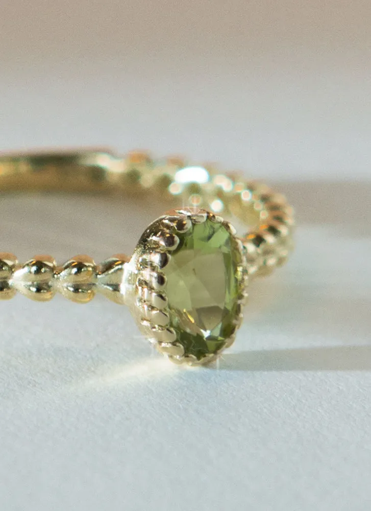 Caes peridot august birthstone ring 14k gold