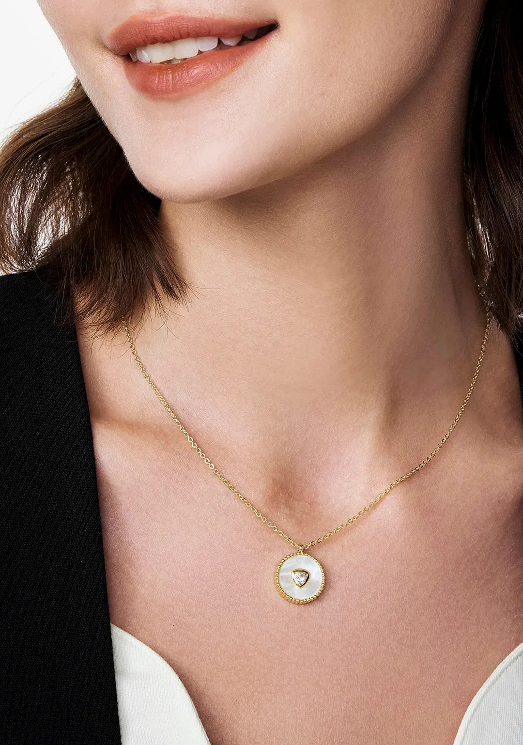Classical Mother Of Pearl Pendant Necklace