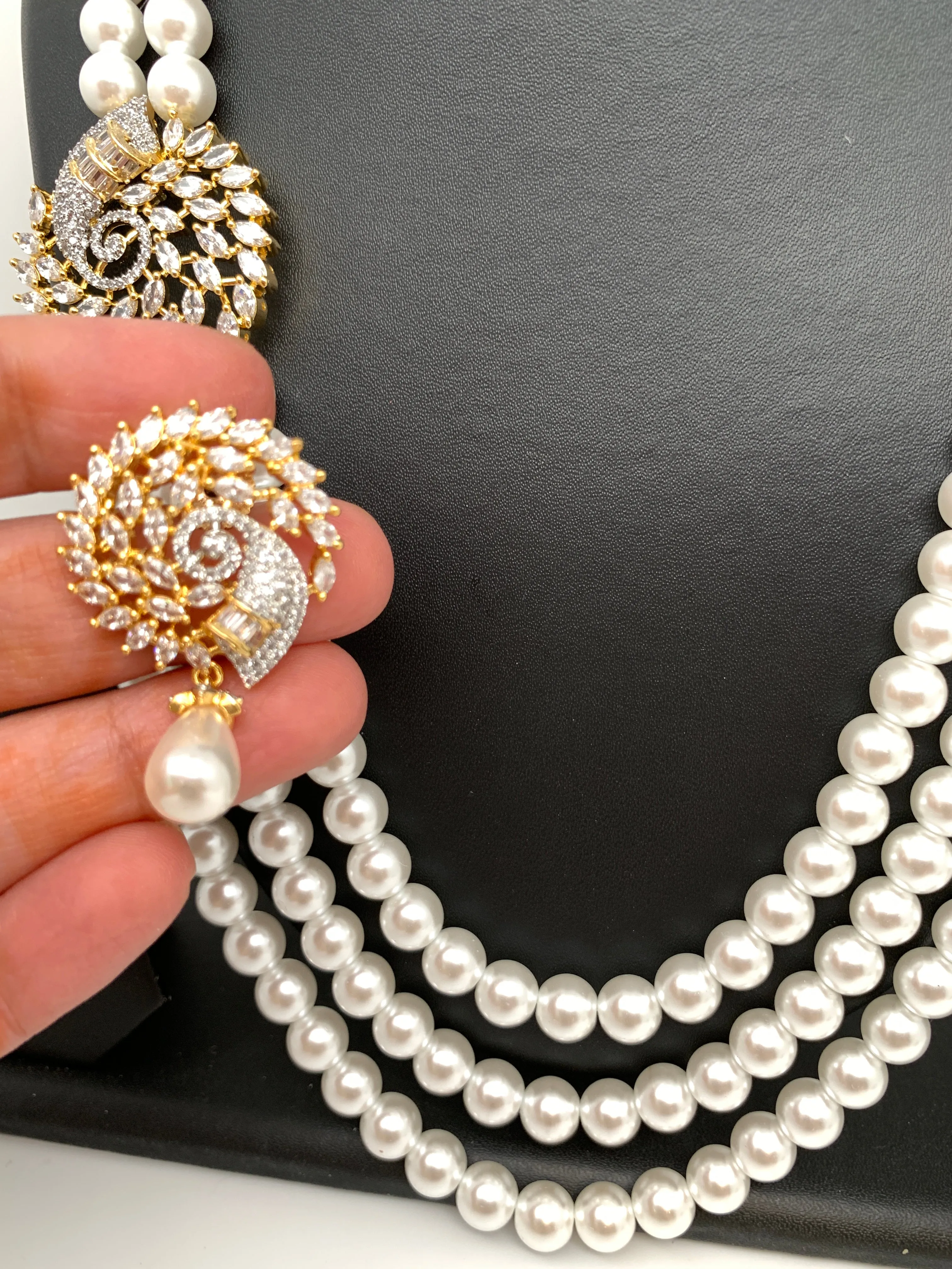 Dual Side Pendent Rani Haar with Shell Pearl Necklace