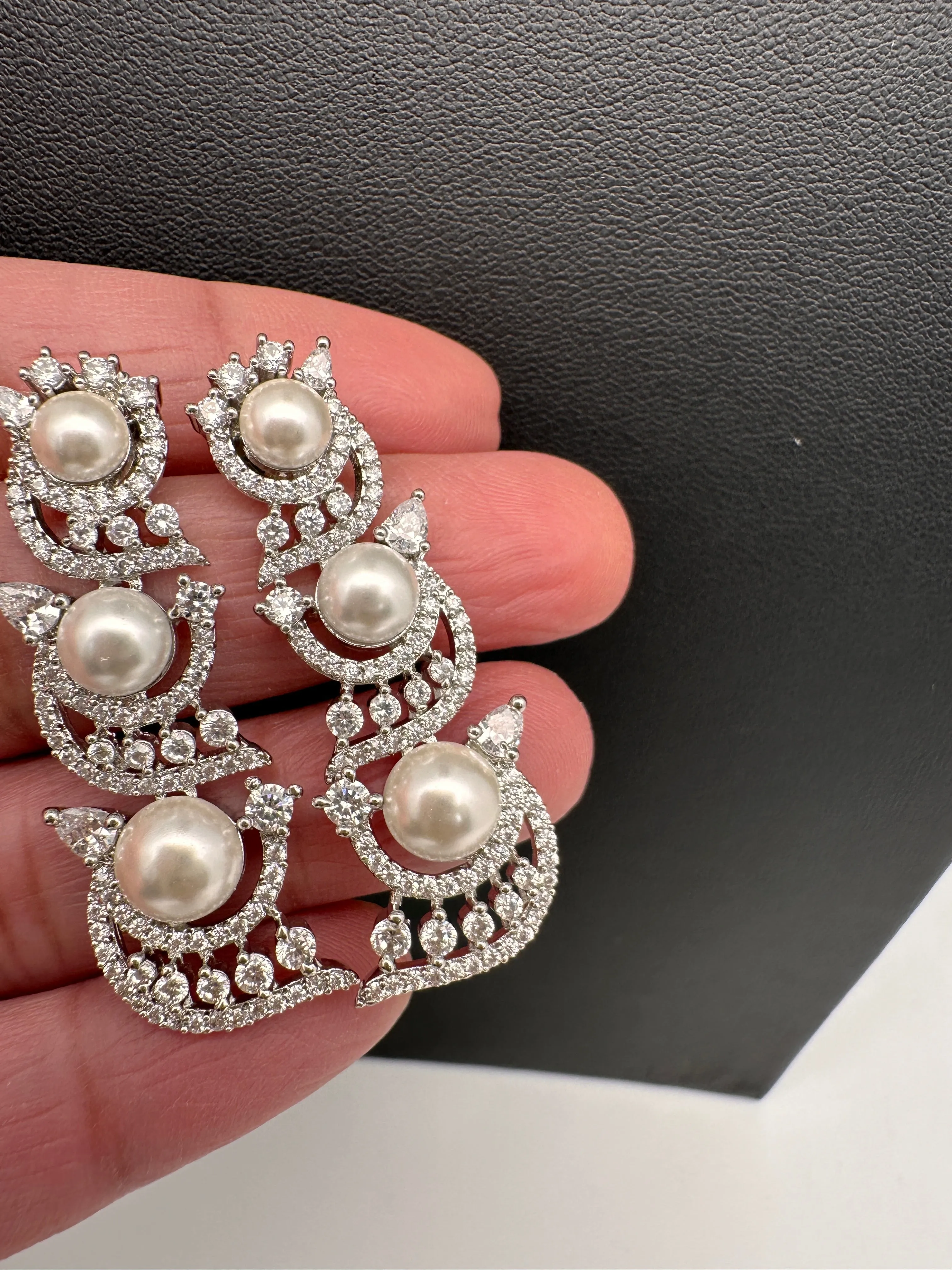 Elegant Shell Pearl Color Necklace