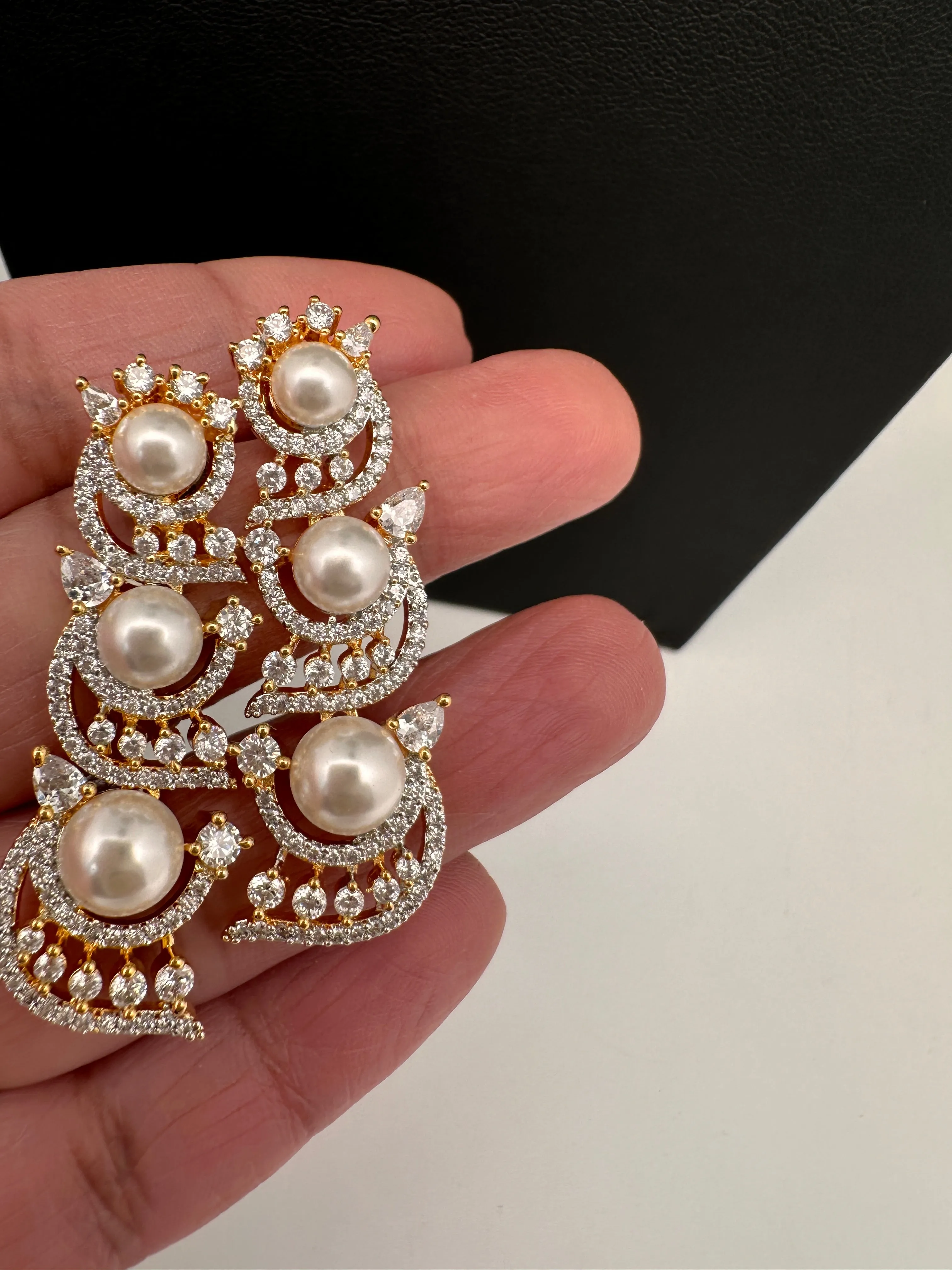 Elegant Shell Pearl Color Necklace