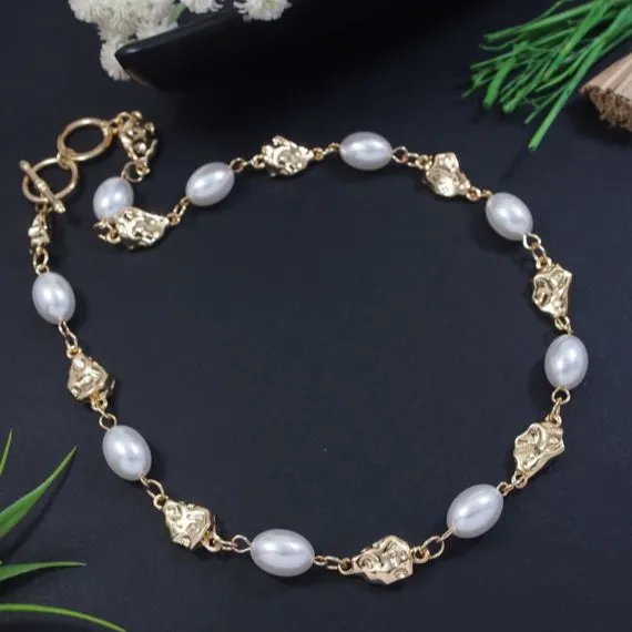 Interlinked Pearl Necklace
