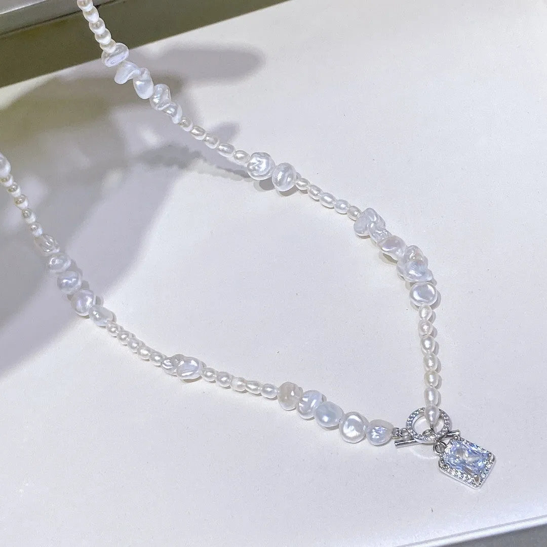 Natural freshwater baroque pearl necklace with pendant