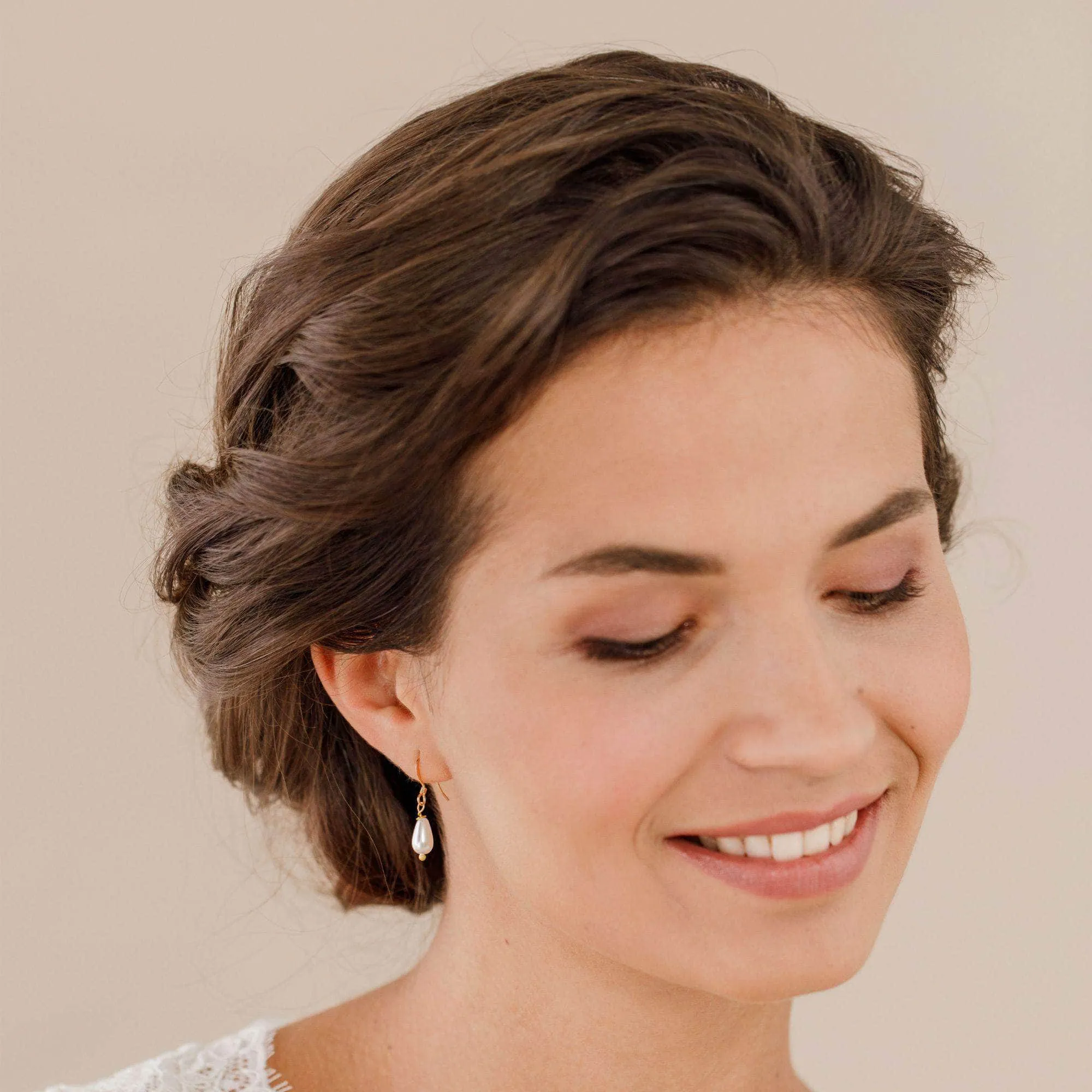 Pearl drop wedding necklace and earring set - 'Hermie'