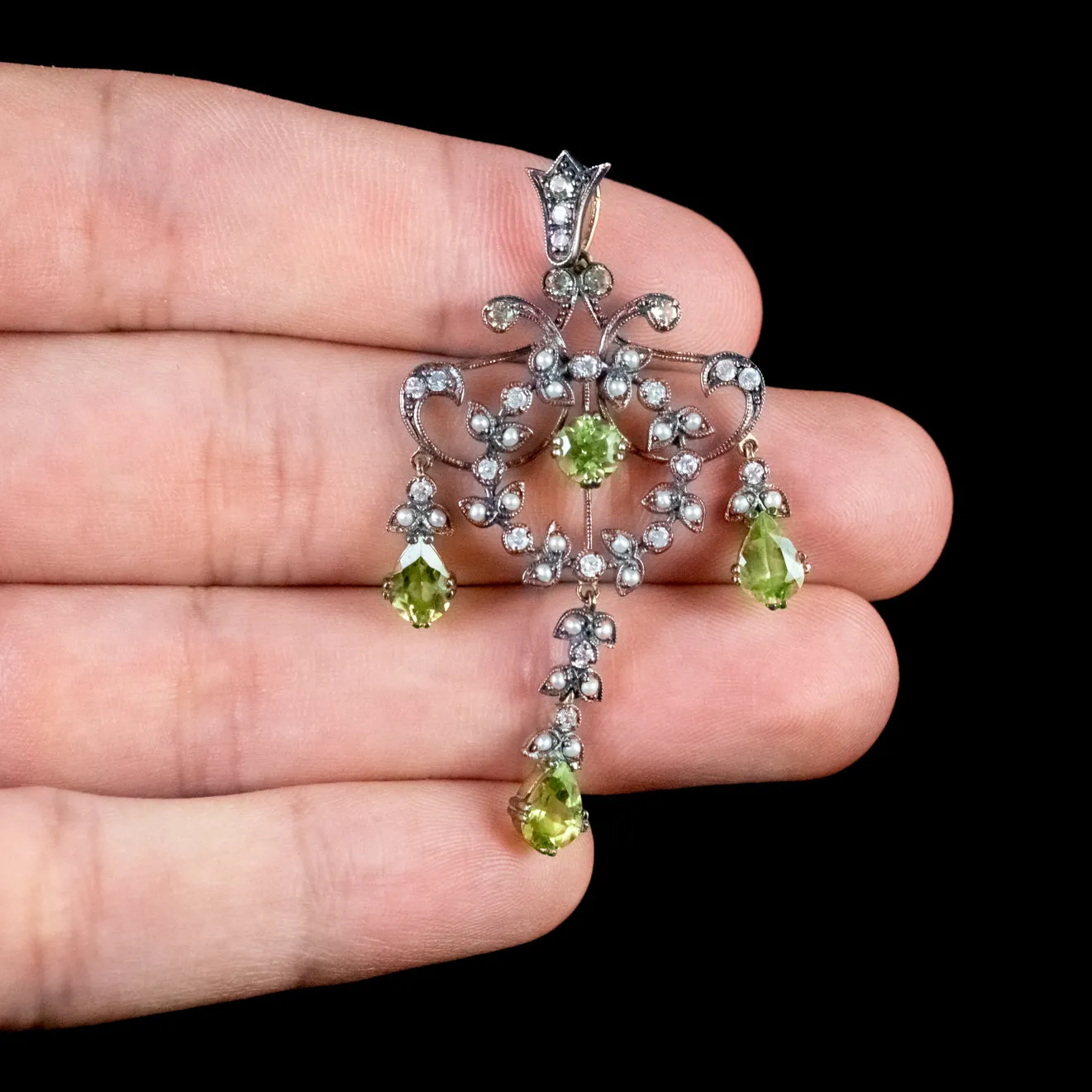 Peridot Pendant Pearl Diamond 18Ct Gold On Silver