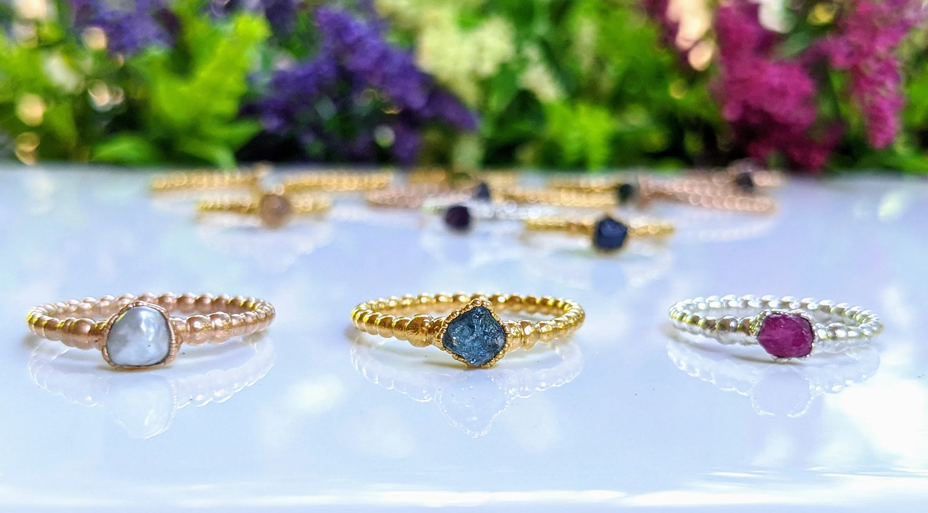 Raw Peridot beaded ring in Gold
