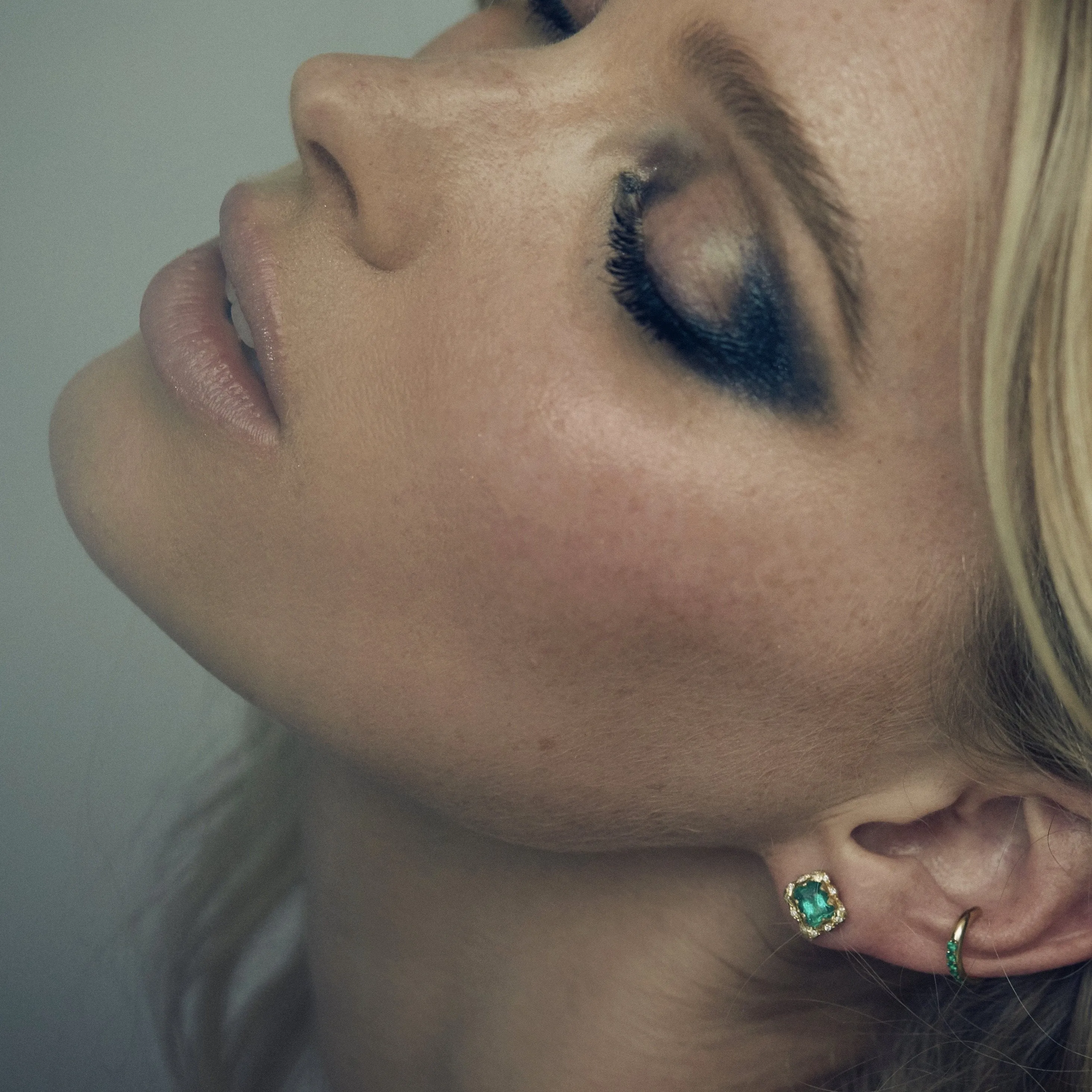 Single Row Emerald Ear Cuff