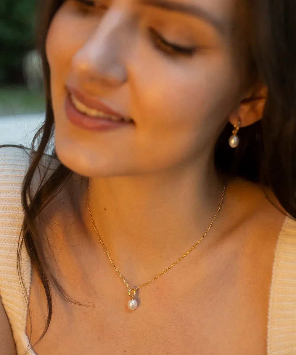 Unita Organic Pearl Pendant Gold