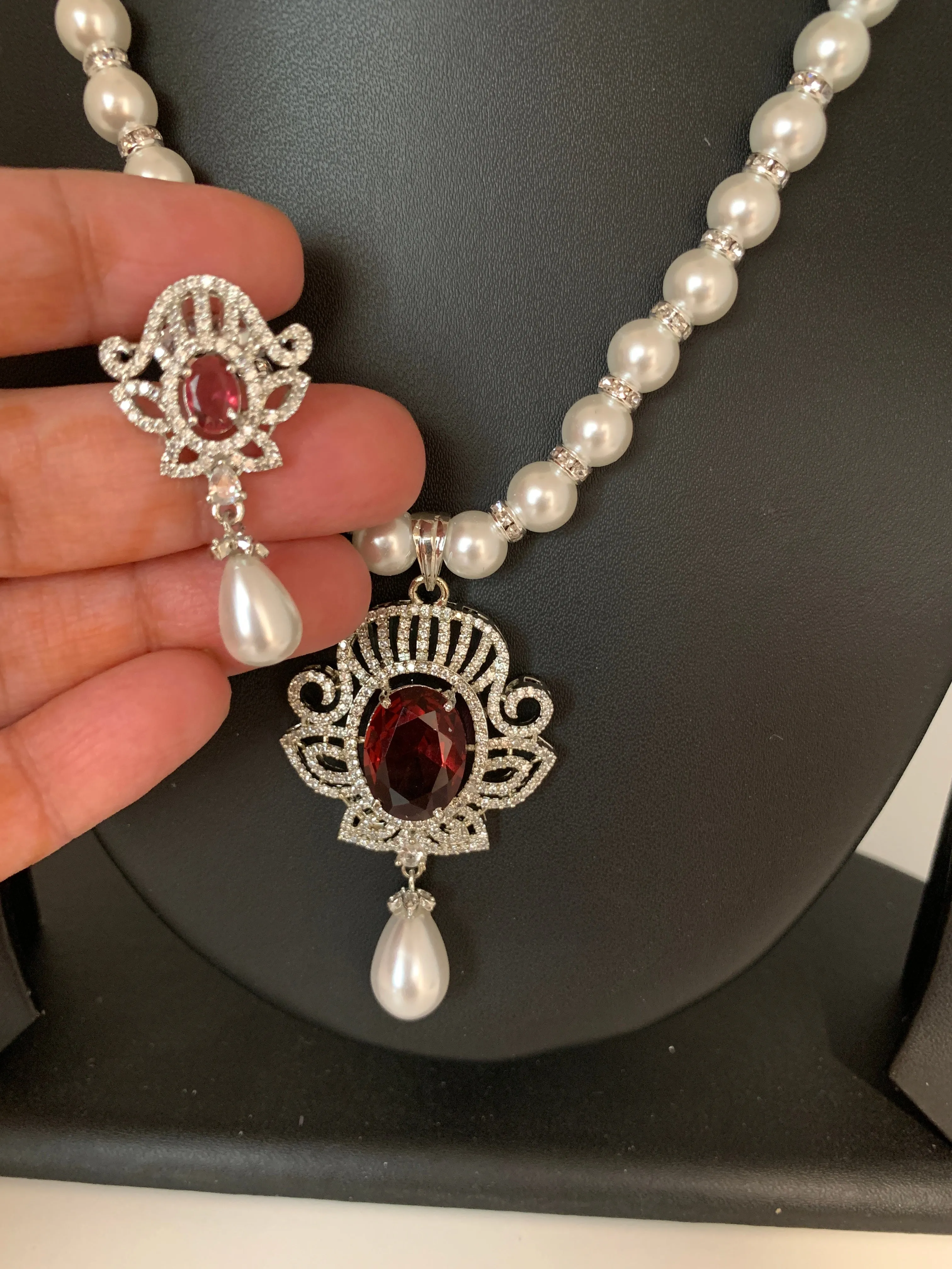 Wine Red Stone AD Pendent with Shell Pearl Necklace